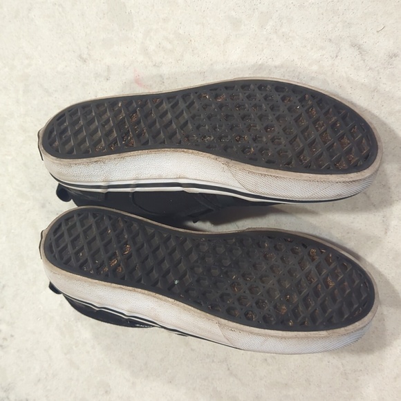 Van - Picture 2 of 3